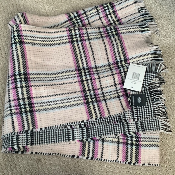 Steve Madden Blanket Scarf NWT - Picture 1 of 4